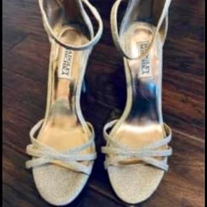 Badgley Mischka Gold Ankle Strap 4”Heel SZ 7